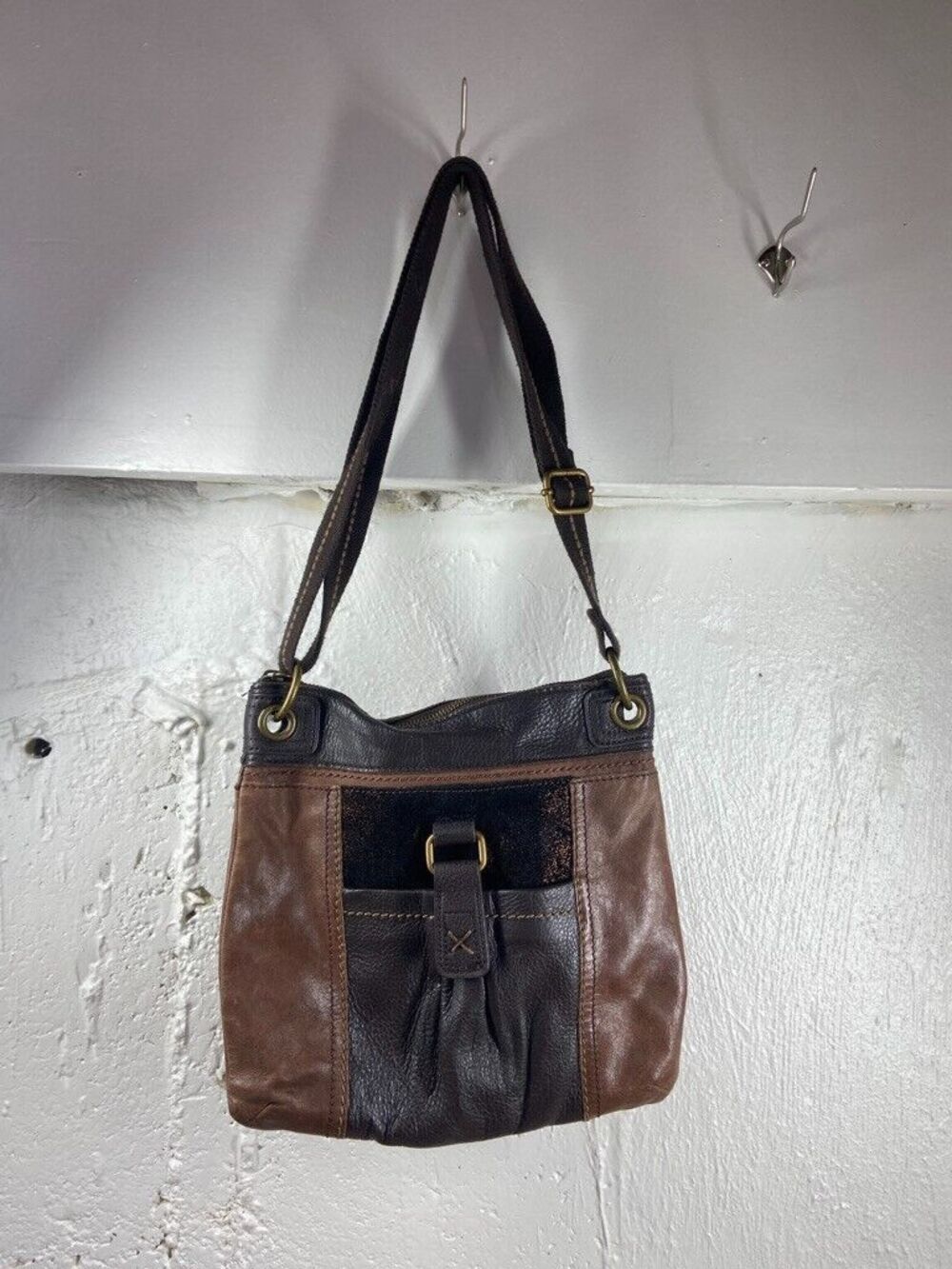 THE SAK BROWN LEATHER CROSSBODY BAG 10 X 10